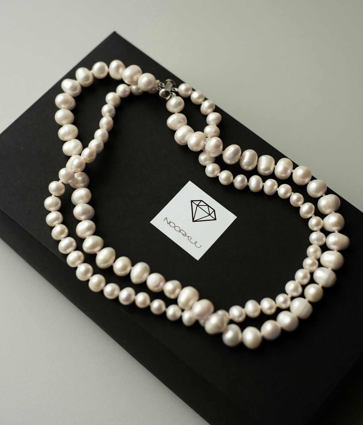 Dvigubas natūralių  perlų vėrinys "Alice"