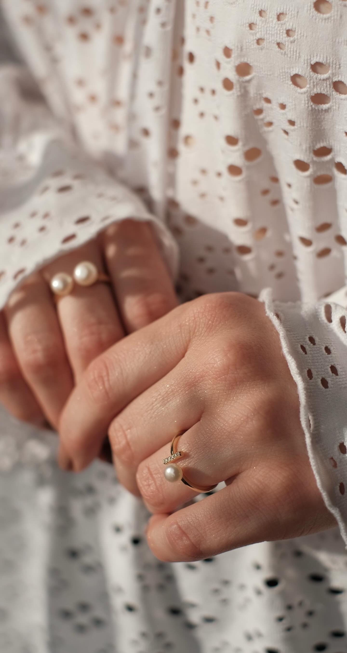 Žiedas su natūraliu perlu