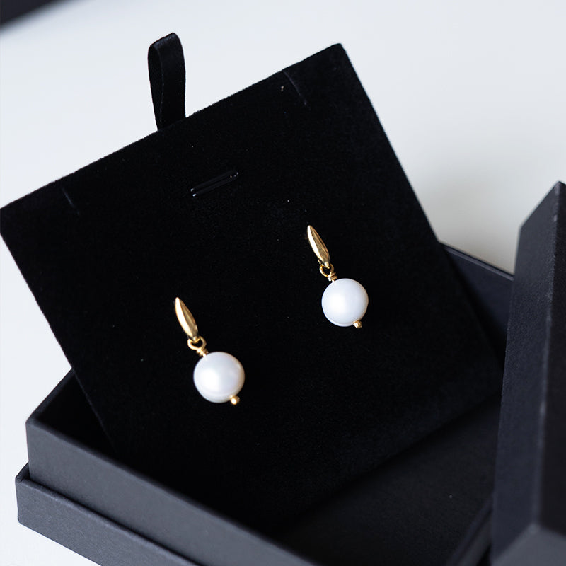 Hõbekõrvarõngad pärliga