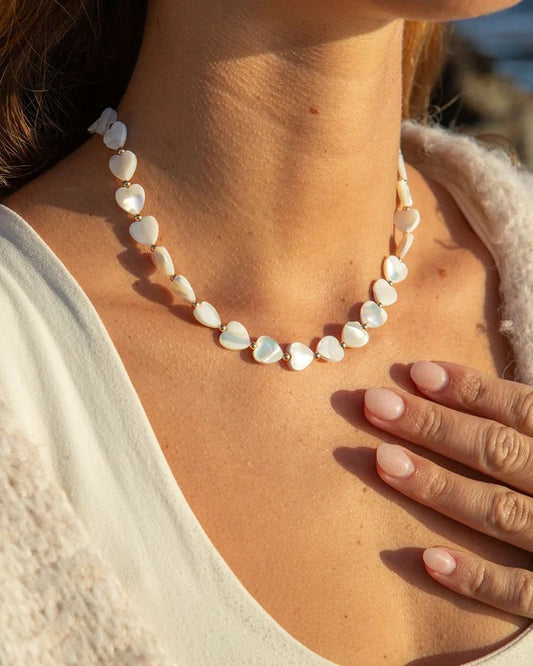 Vėrinys iš natūralaus perlamutro "Hearts"