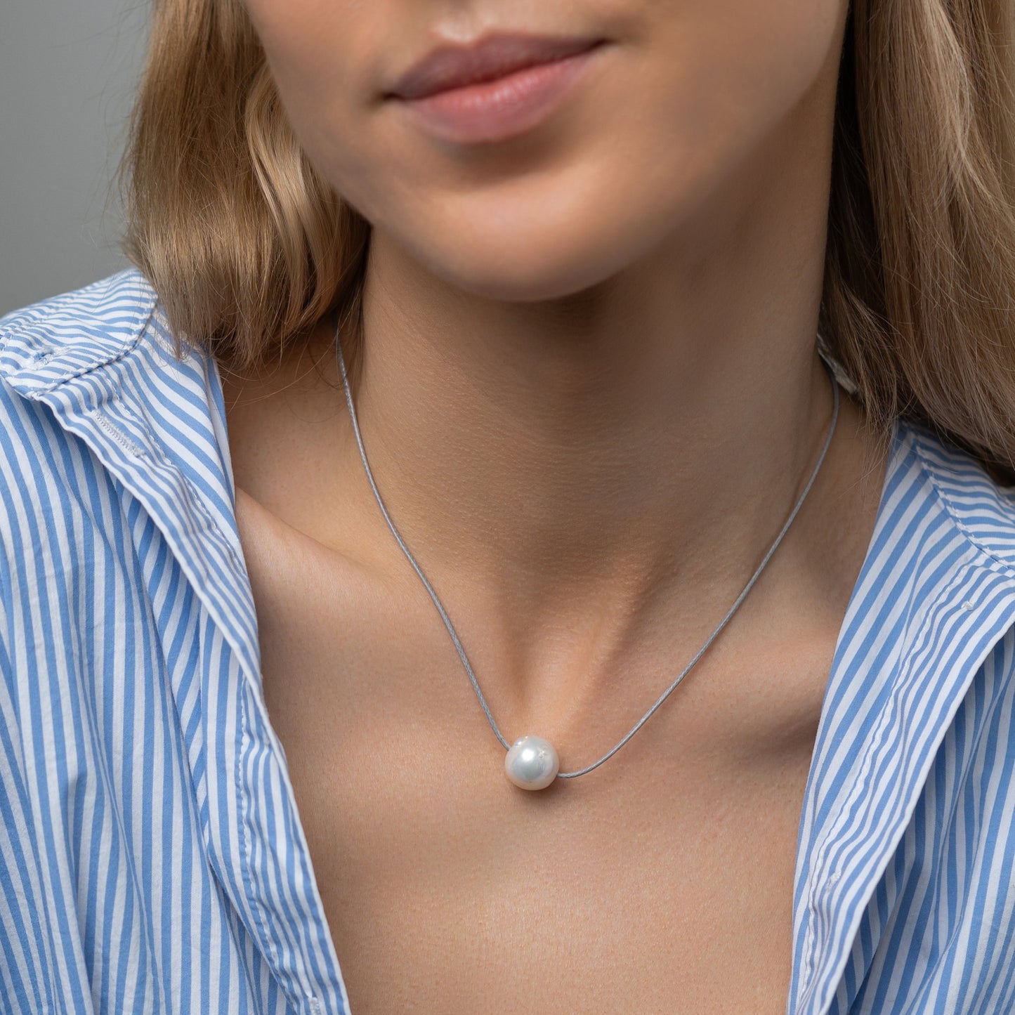 Nahast kaelakee pärliga