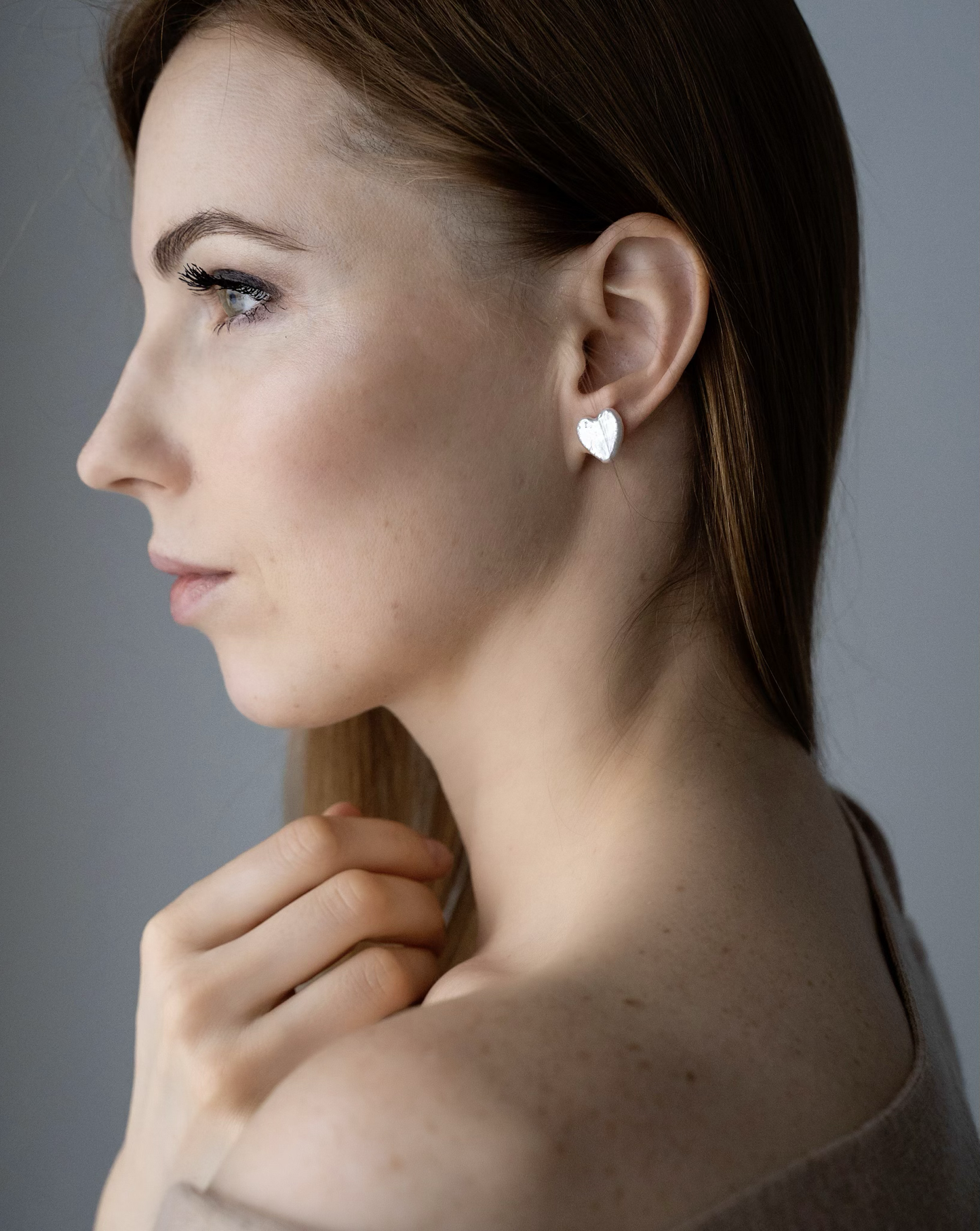 Paauksuoto sidabro auskarai su gėlavandeniais perlais