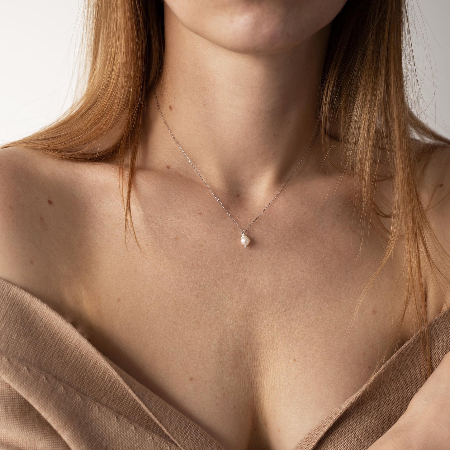 Sidabrinė grandinėlė su natūraliu perlu