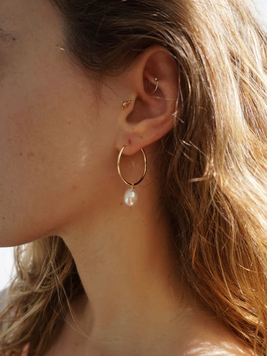 Auskarai su natūraliais perlais