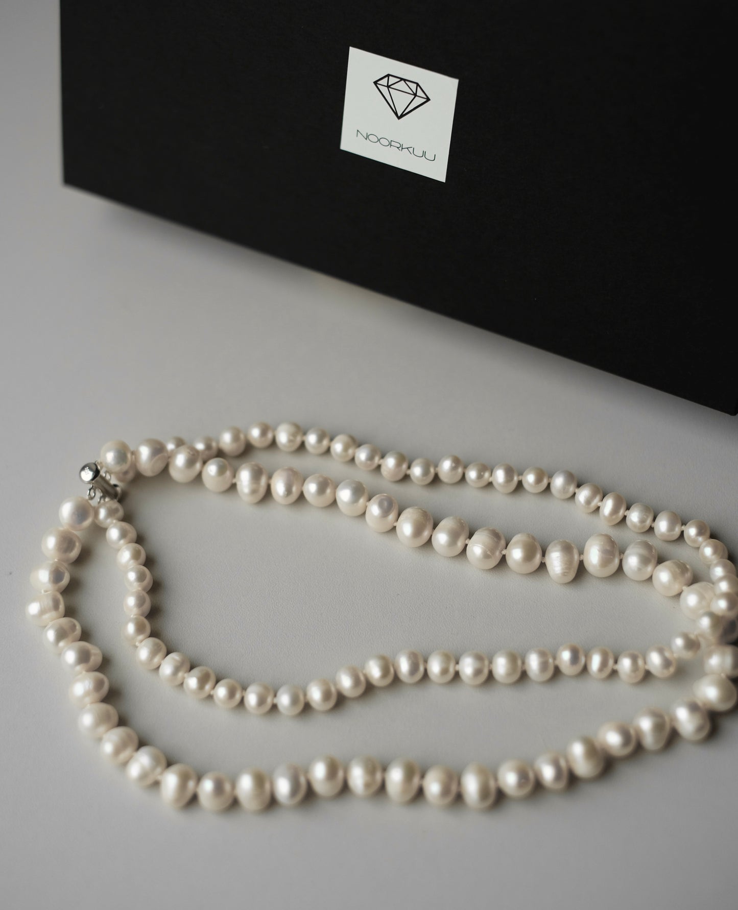 Dvigubas natūralių  perlų vėrinys "Alice"