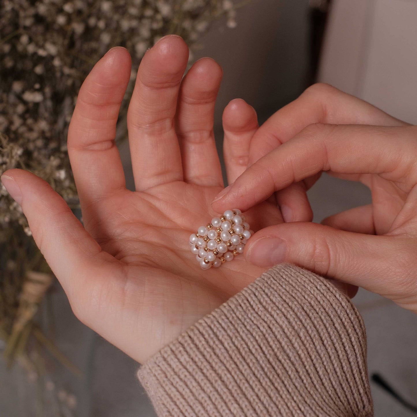 Natural pearl ring + gold plated details