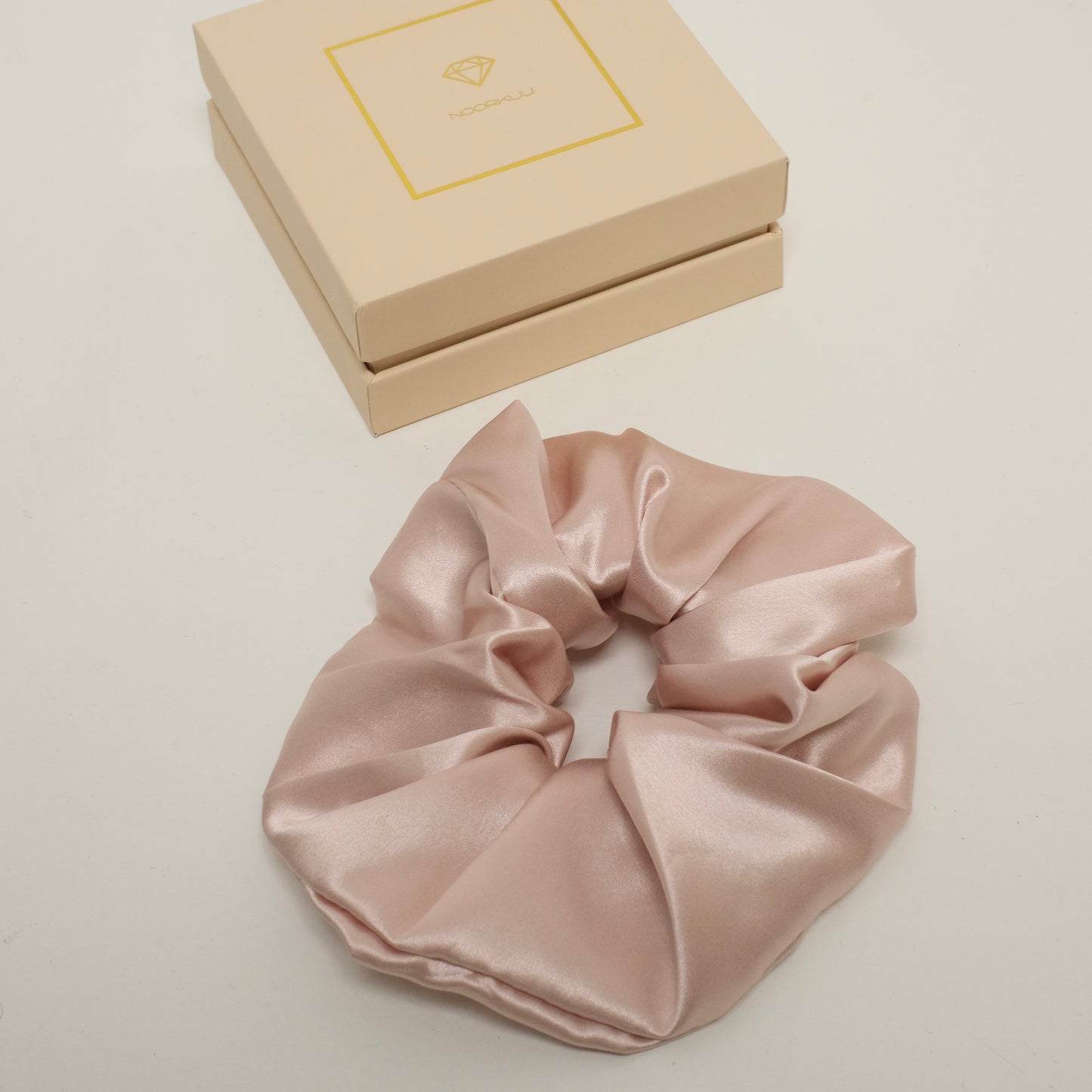 100% siidist valmistatud juuksekumm "Dusky pink"