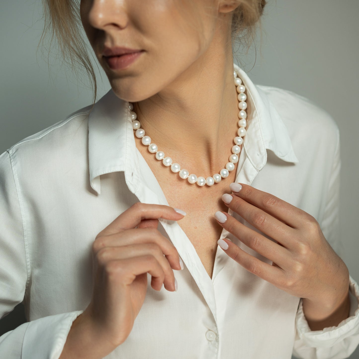 Natūralių perlų vėrinys "Classy"