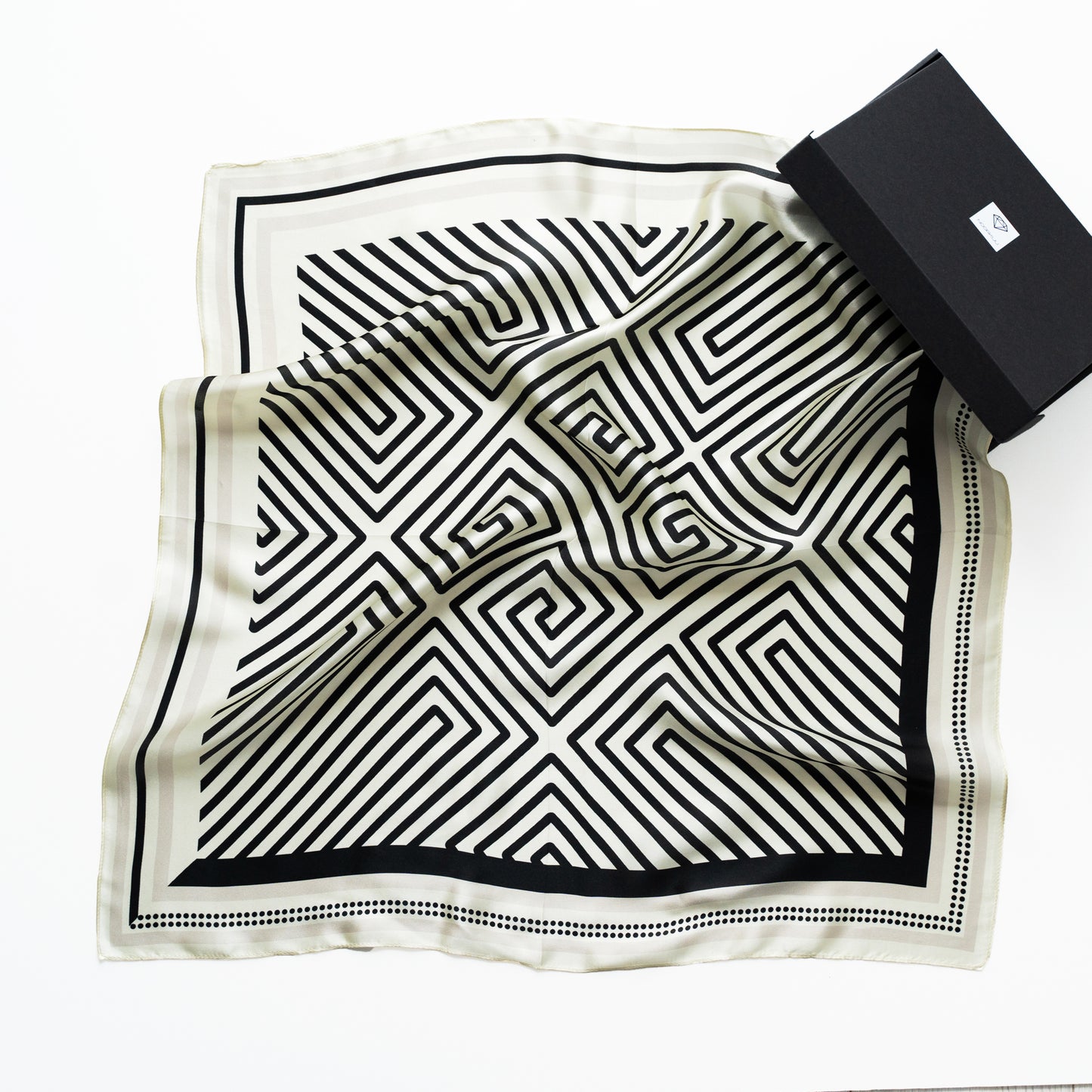 100% siidisall "Classic labyrinth"