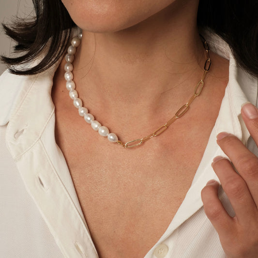 Kullatud kaelakee pärlitega