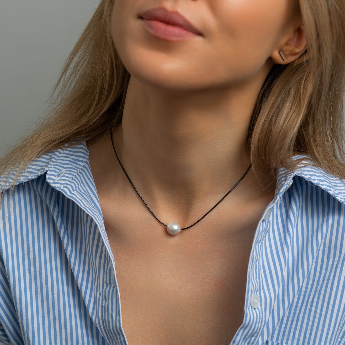 Nahast kaelakee pärliga