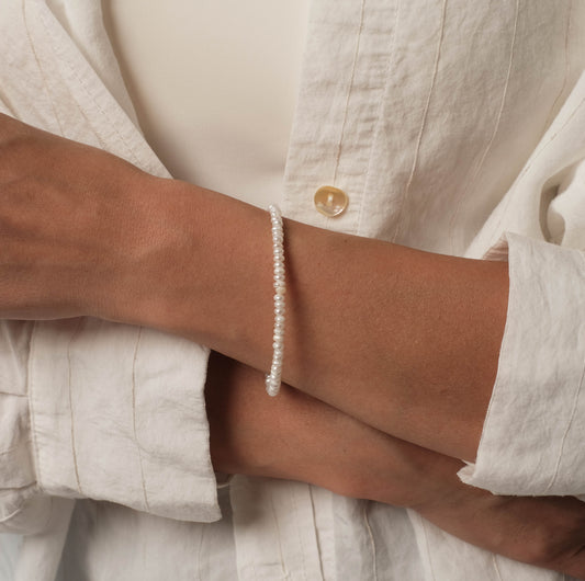 Natūralių perlų apyrankė