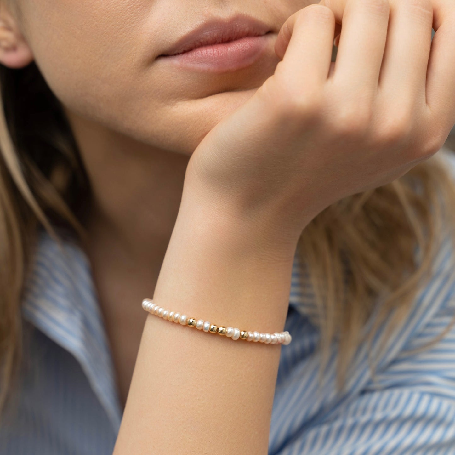 Kullatud käevõru pärlitega "Sandra"