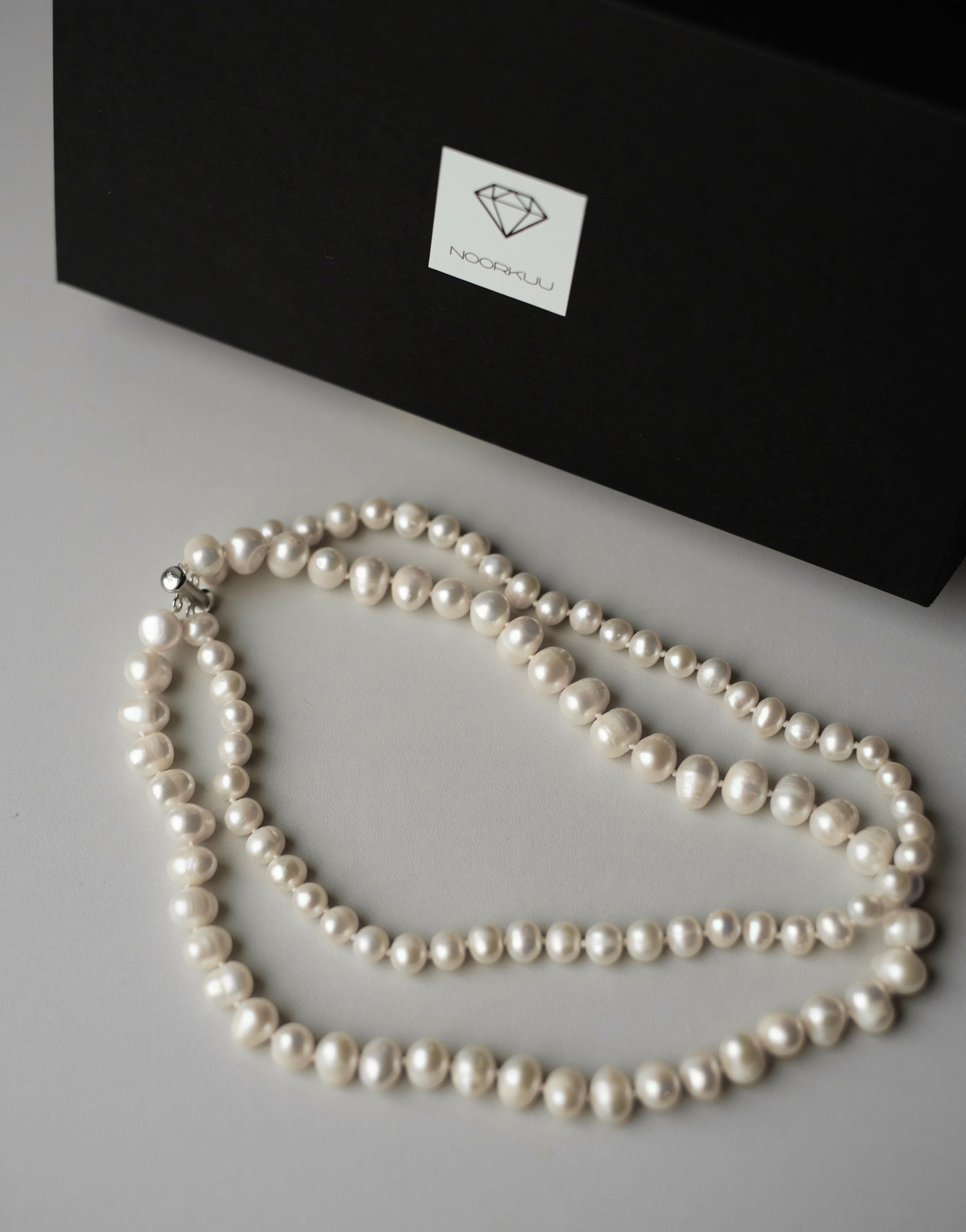 Dvigubas natūralių  perlų vėrinys "Alice"