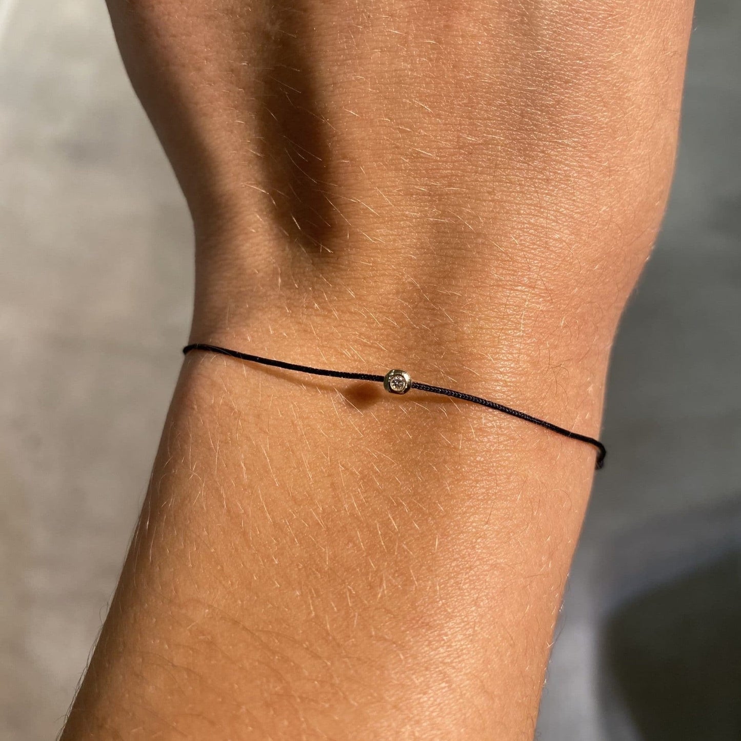 Niit käevõru teemantiga, 0.02 ct, Black