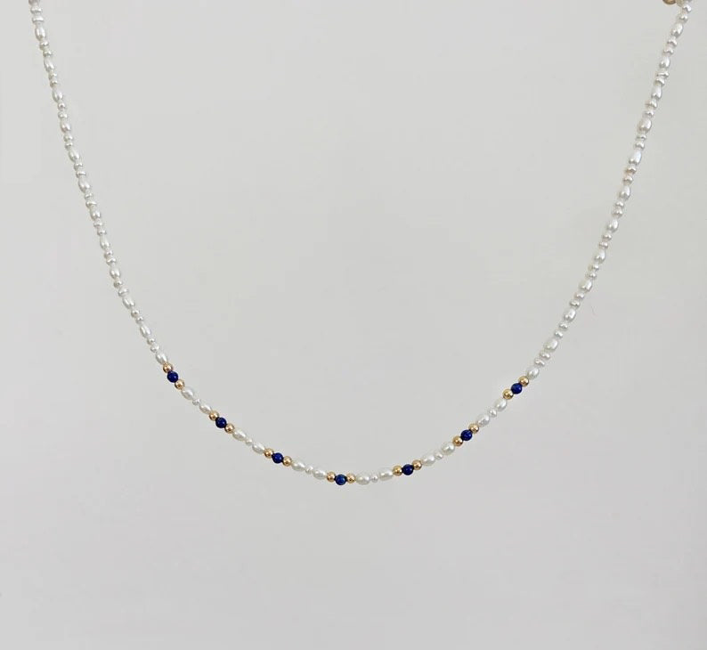 Natural lapis lazuli and pearl necklace "Eriin"