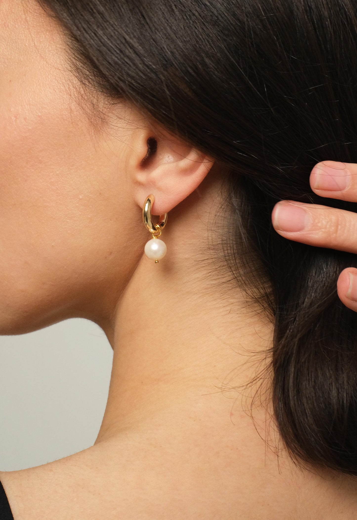 Gold plated earrings with natural pearls "Sandra round"