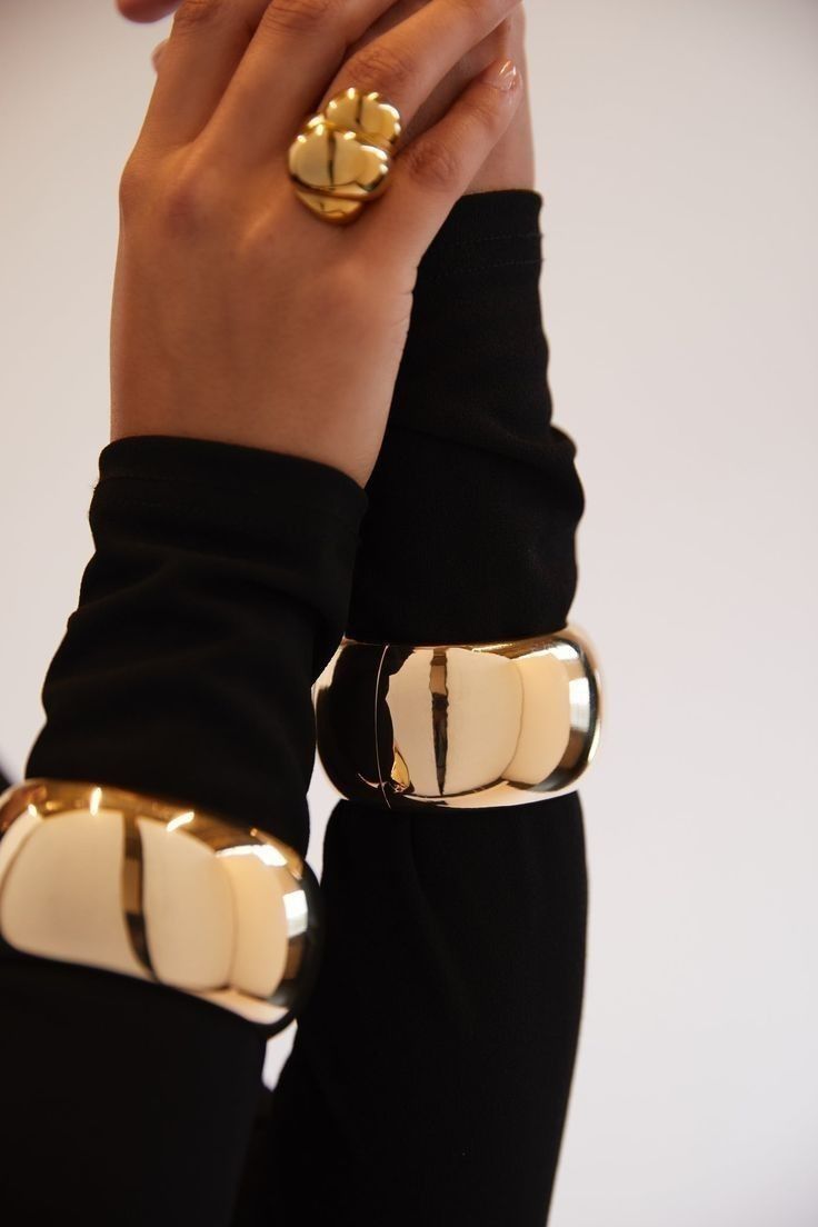 Massive Bracelet 4
