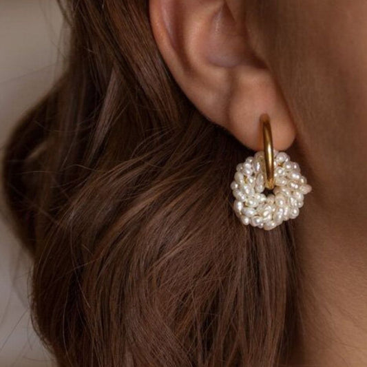 Auksuoti auskarai su natūraliais perlais