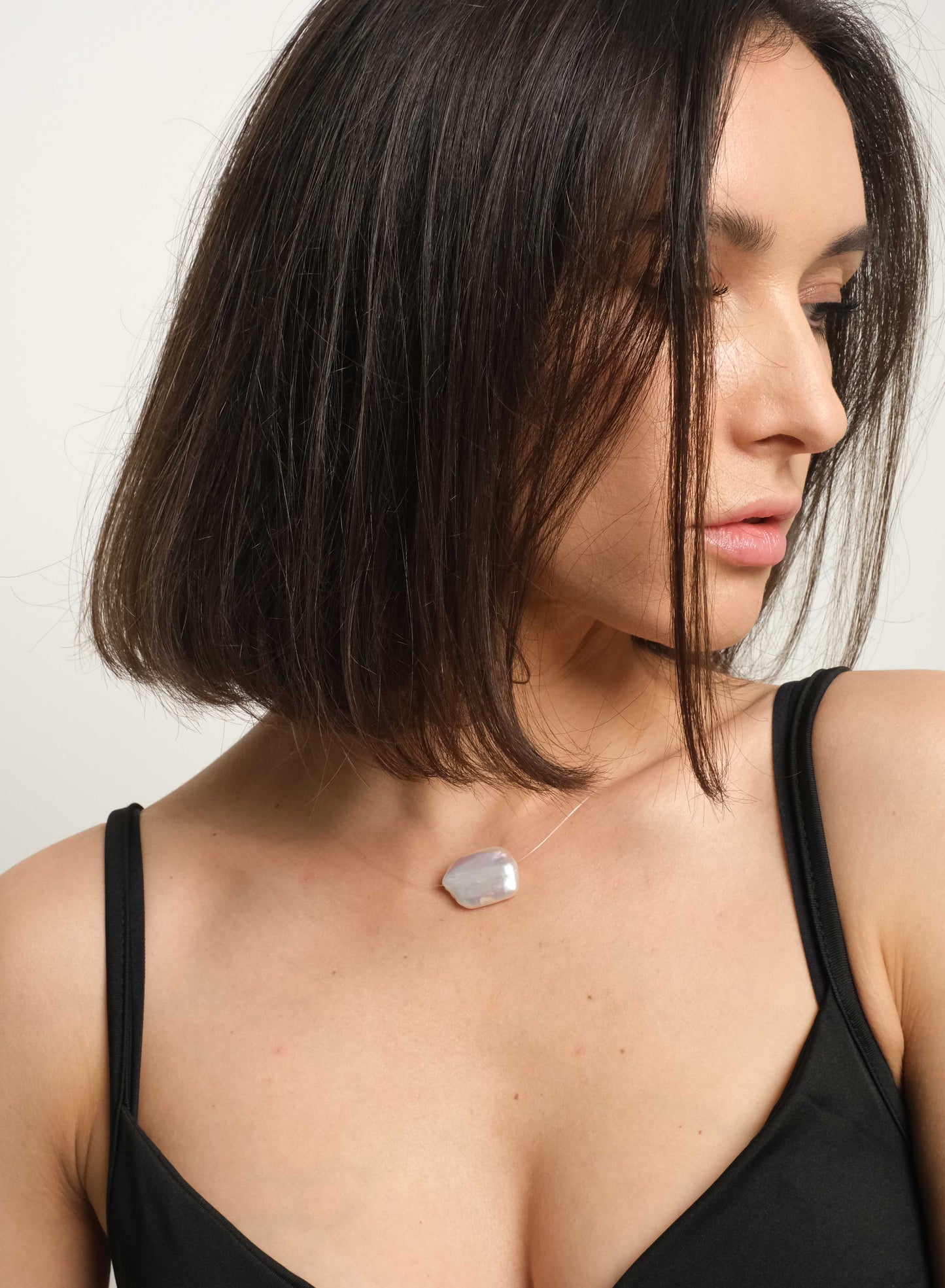 Läbipaistev kaelakee naturaalse Baroque pärliga "Sandra"