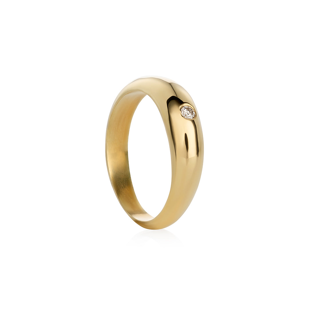 Ring with diamond