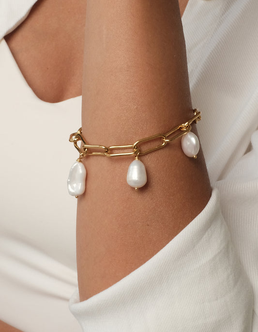 Gold plated bracelet with natural pearls Erika