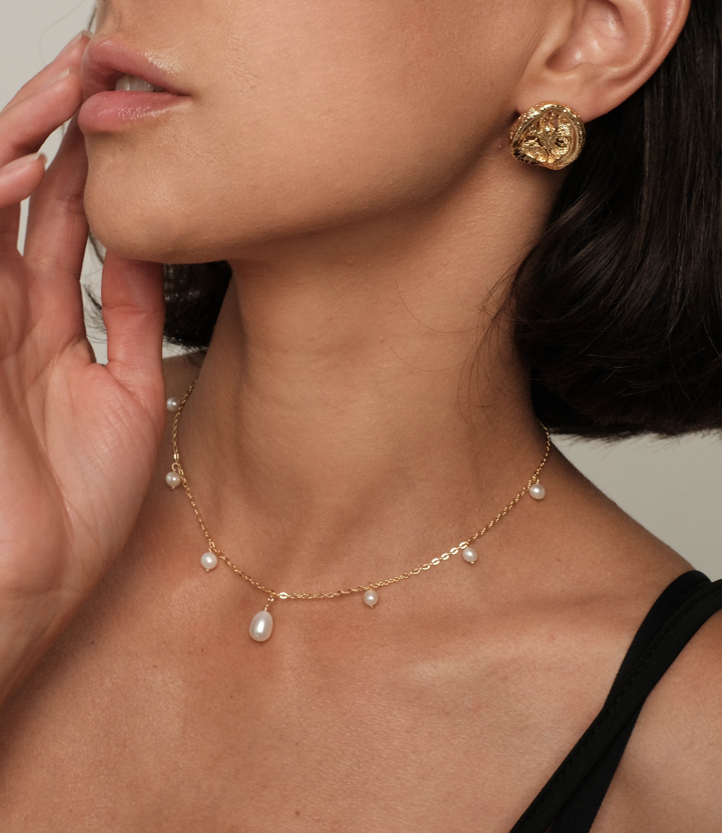 Gold plated necklace with natural pearls "Enni"