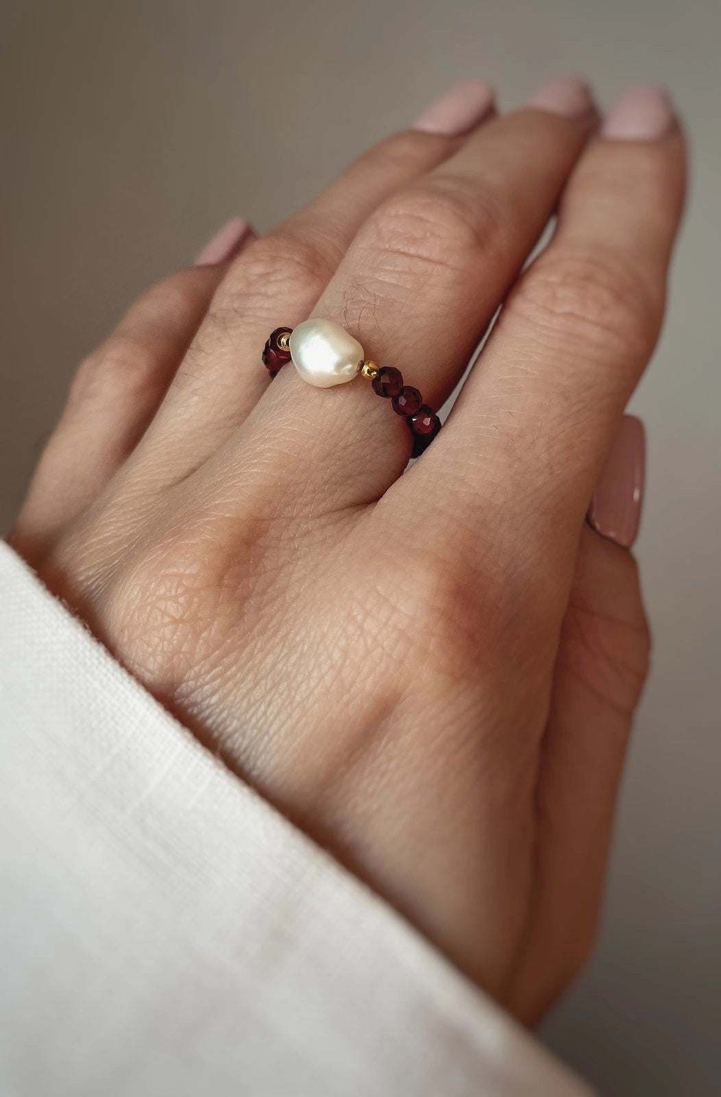 Granaatsõrmus + pärl + hõbedane detail