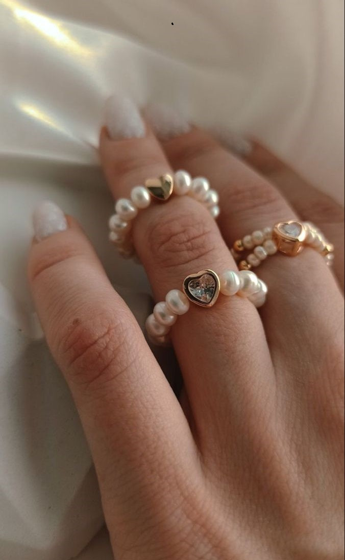 Dabīgo pērļu gredzens + apzeltīta detaļa