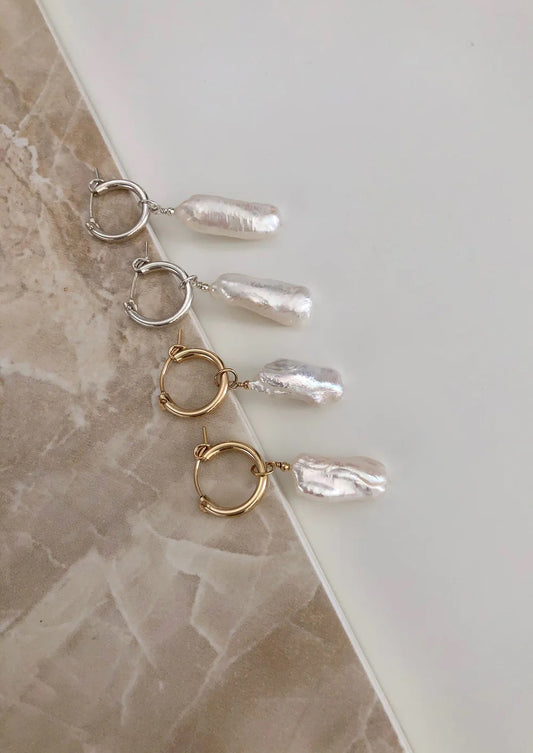 Paauksuoti auskarai su natūraliais baroko perlais