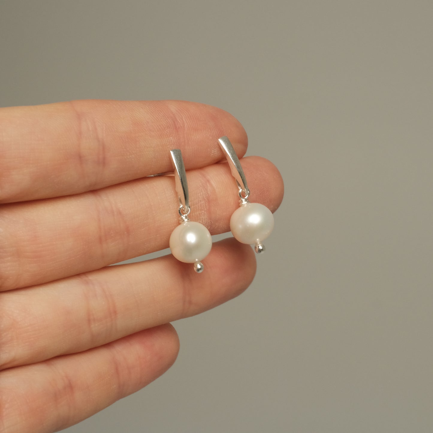 Kaunid pärlitega hõbekõrvarõngad