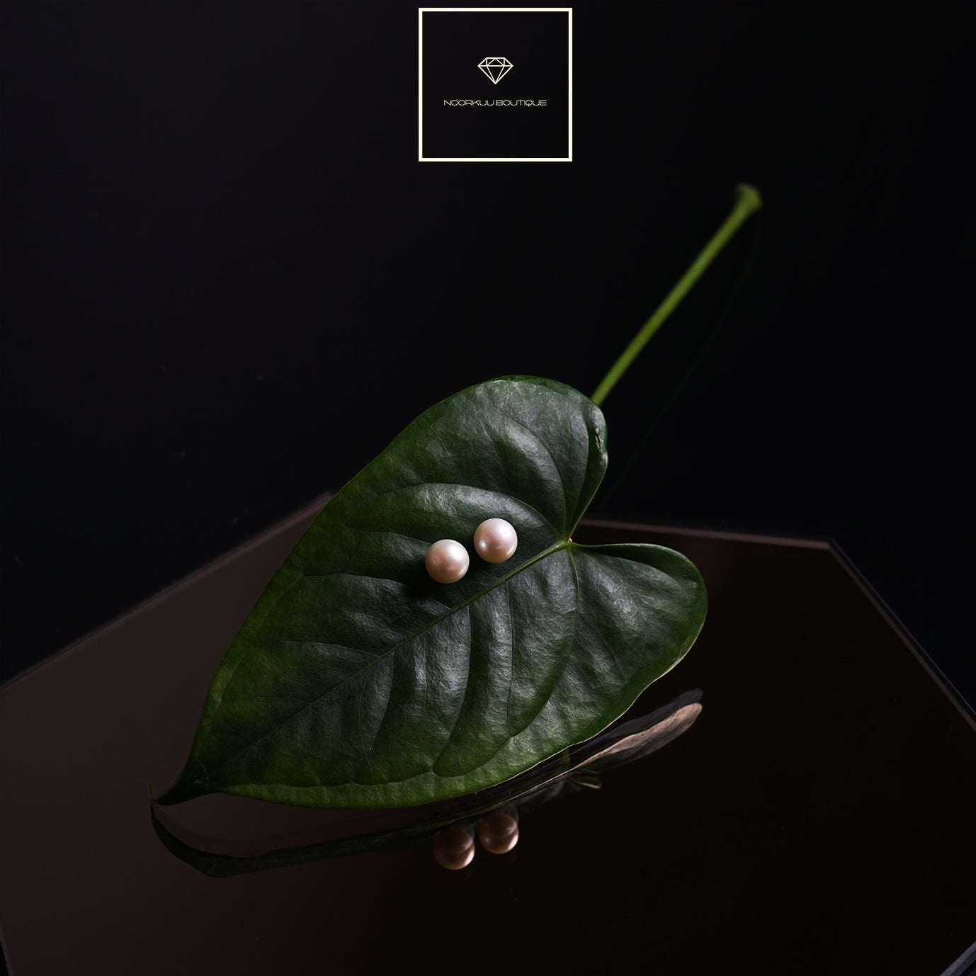 Minimalistlikud hõbekõrvarõngad pärliga, 8mm