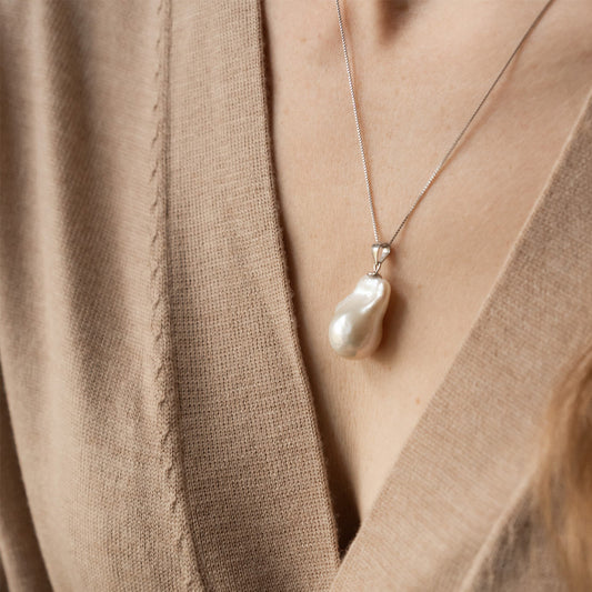 Elegant 925 sterling silver pendant with Baroque pearl