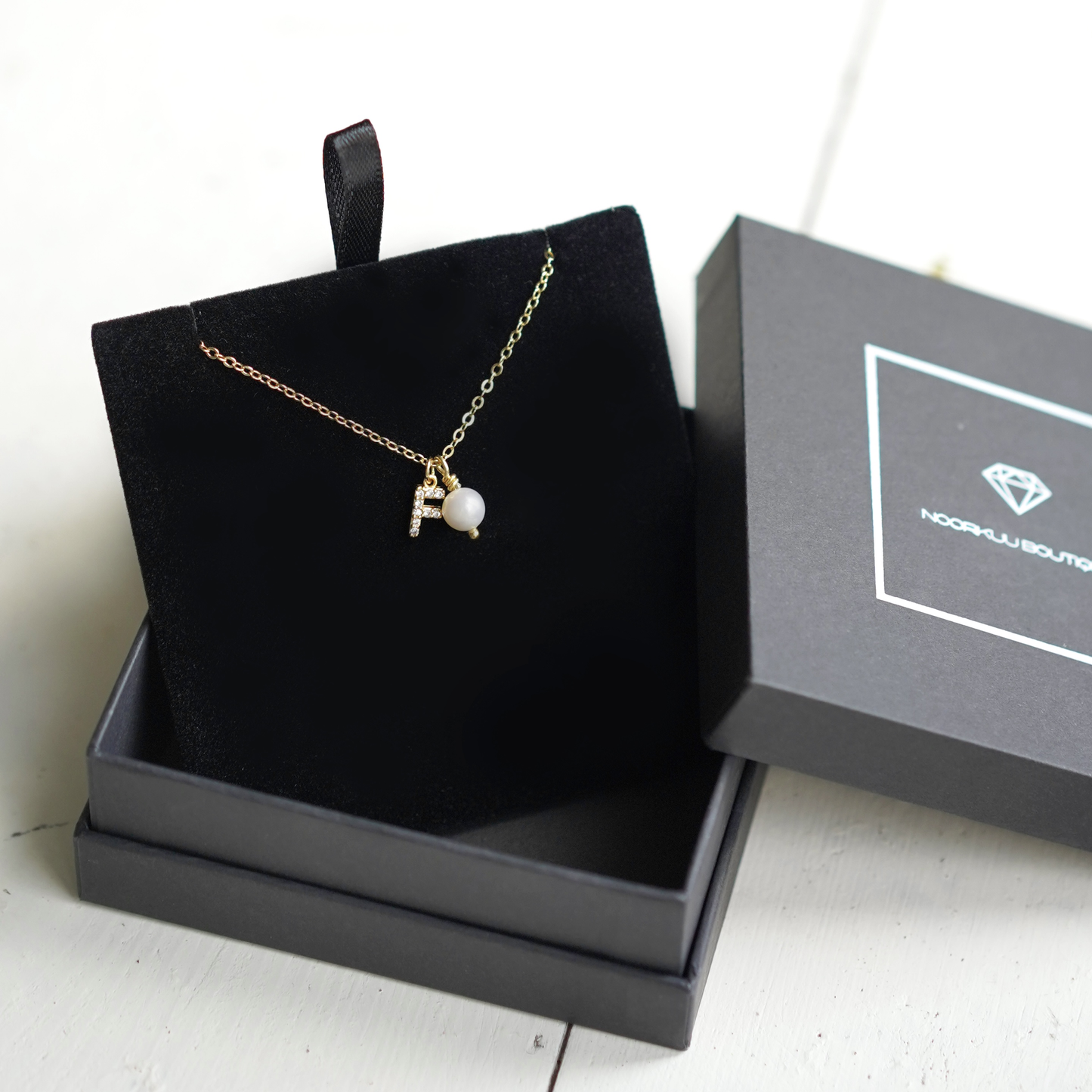 Gold plated chain with your letter and pearl