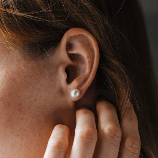 Minimalistlikud  hõbekõrvarõngad pärliga, 8mm