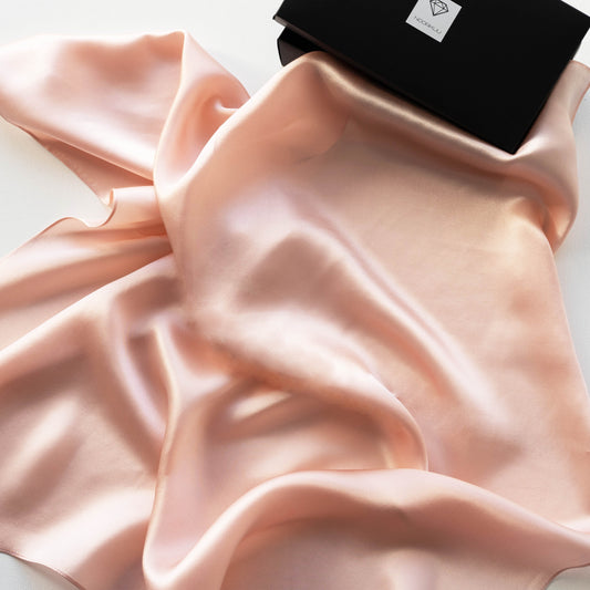 100% šilkinė skarelė "Creme"