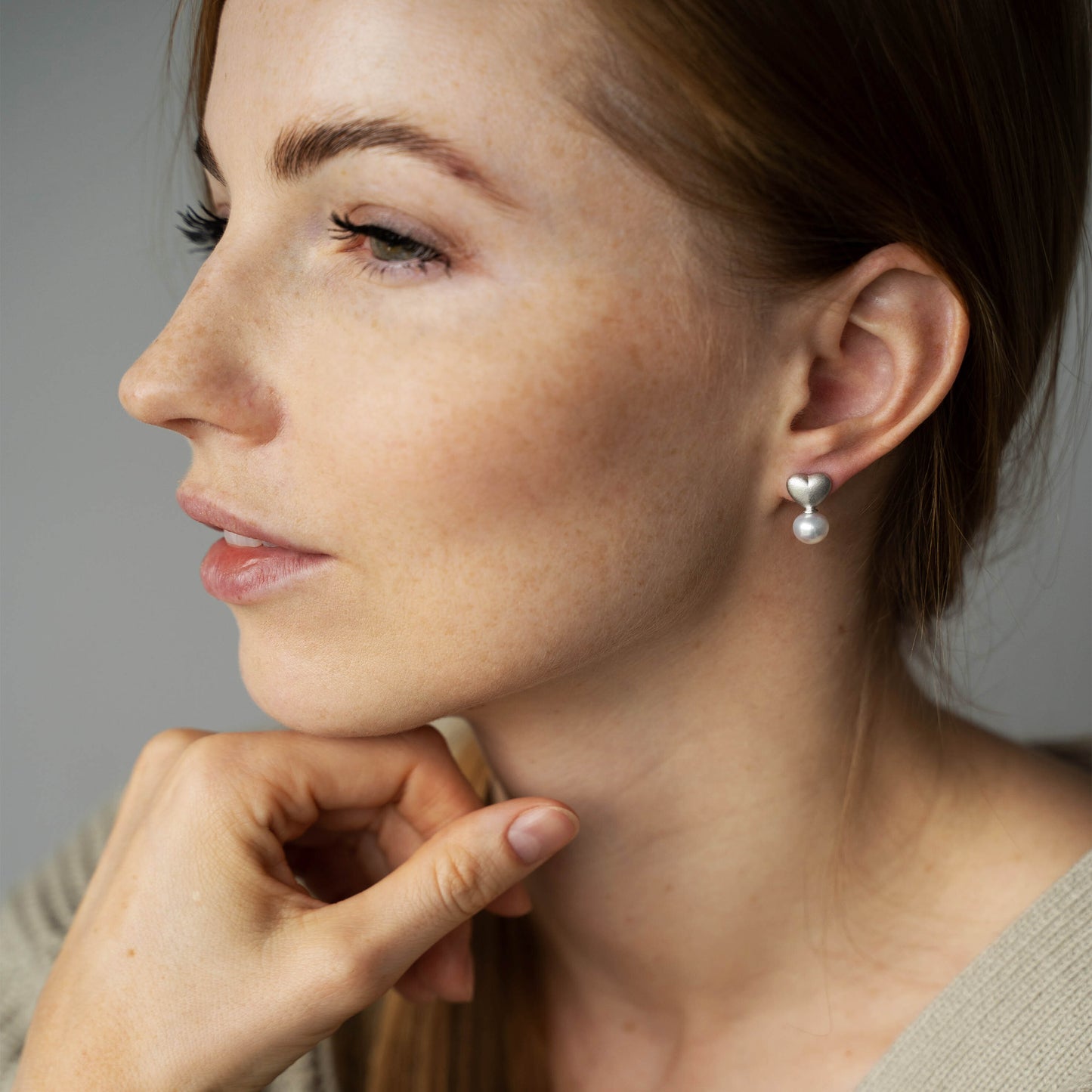 925 prabos sidabriniai auskarai su natūraliais perlais "Mistress"