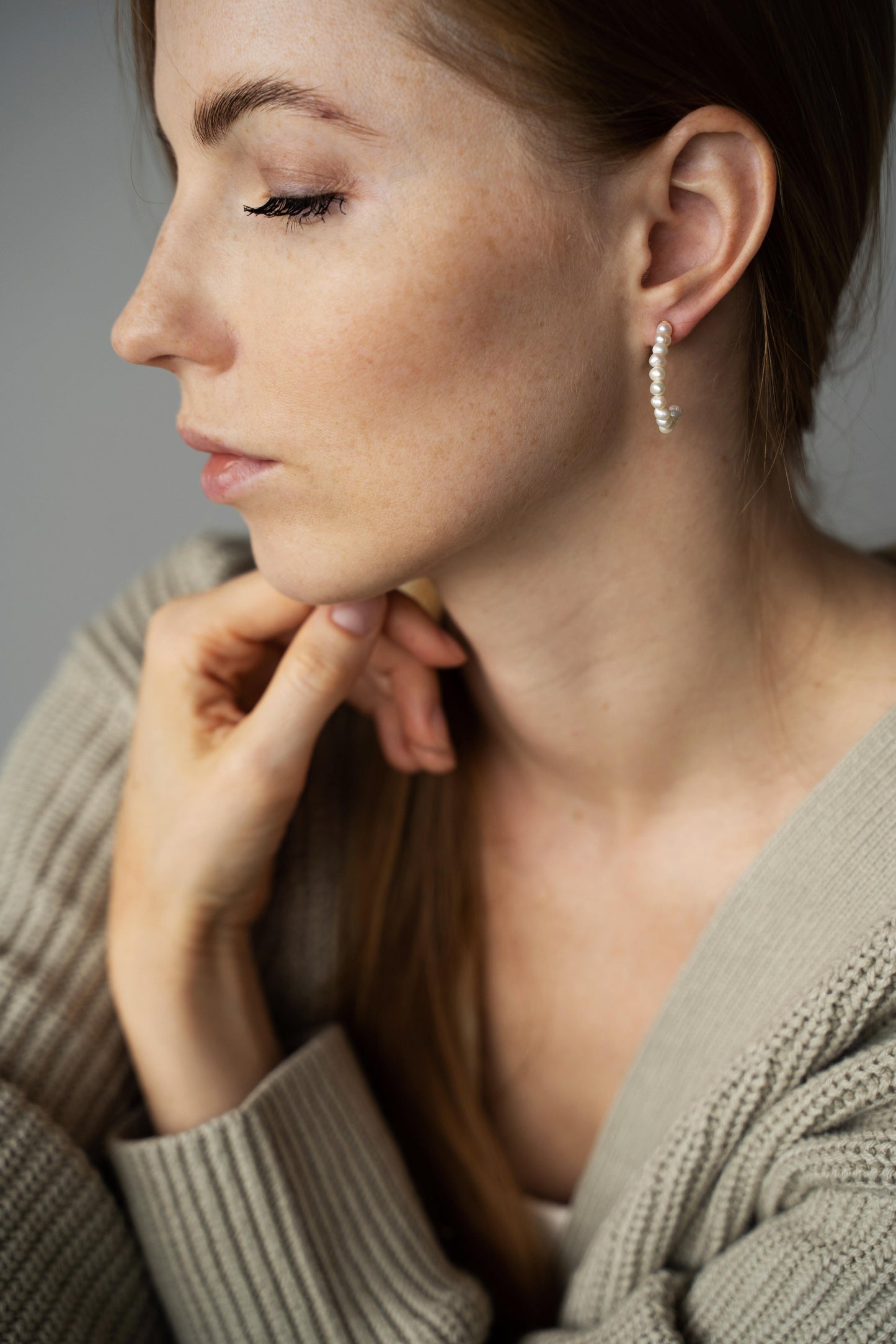 Paauksuoti auskarai su natūraliais perlais "Bella"