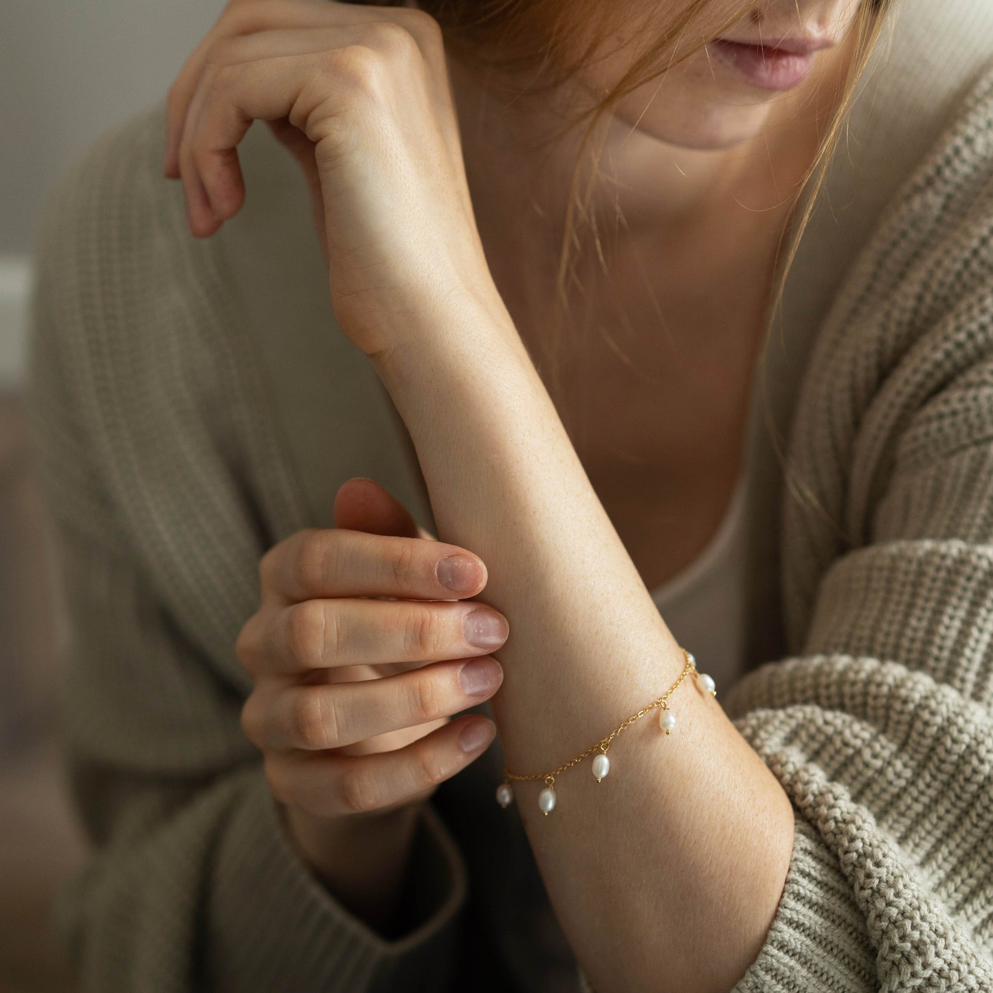 Paauksuota apyrankė su natūraliais perlais "Anna"