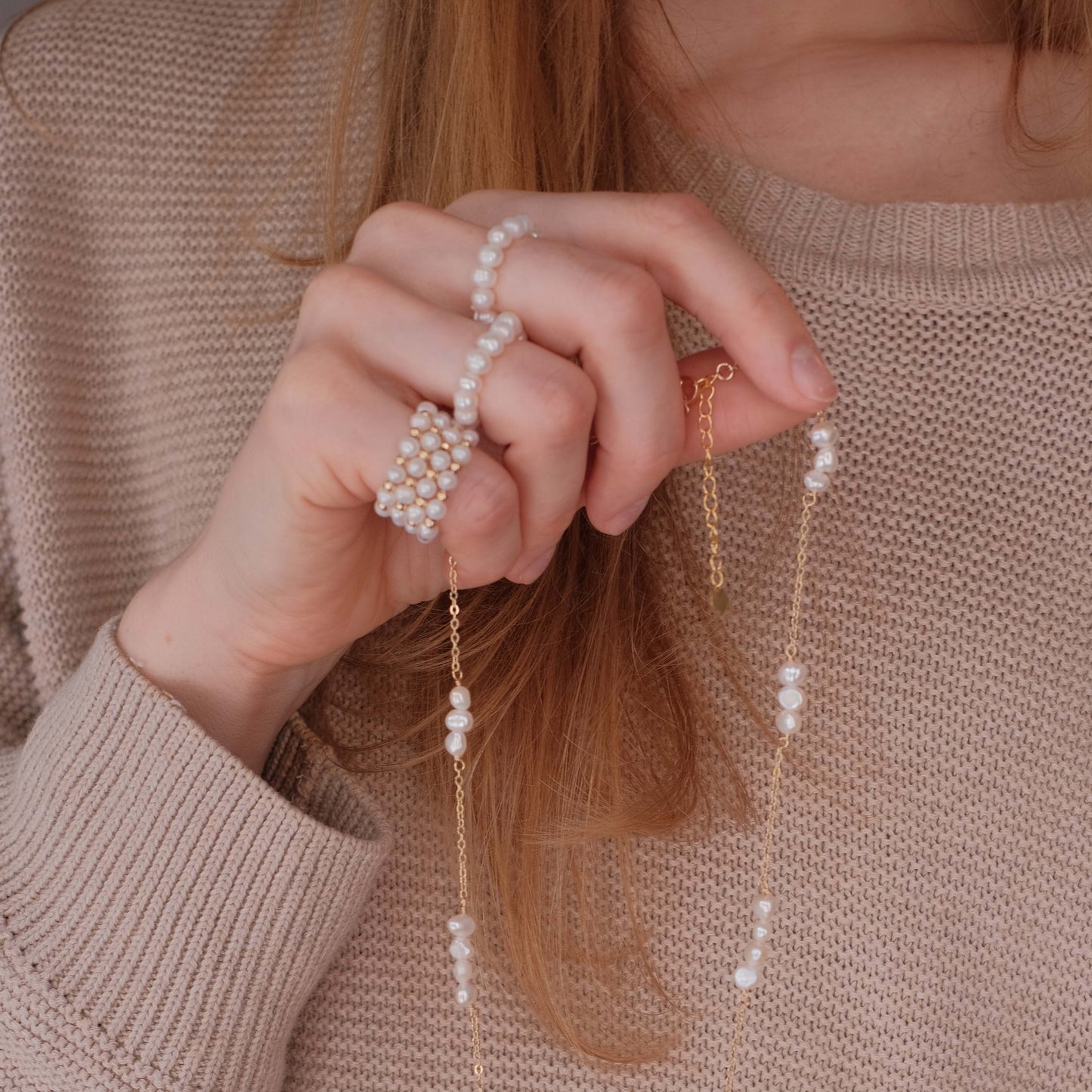 Natural pearl ring + gold plated details