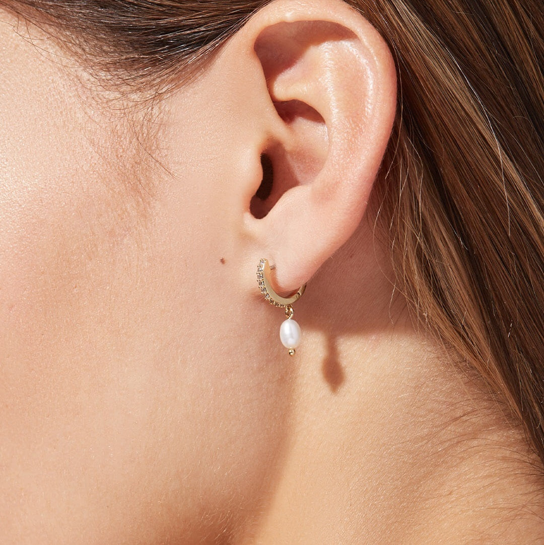 Kullatud kõrvarõngad pärliga "Liis"