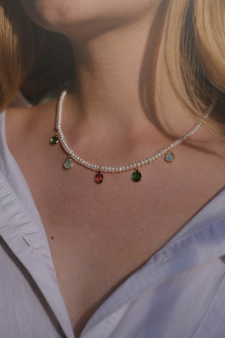 Natūralių perlų vėrinys su kristalais "Spalvos"