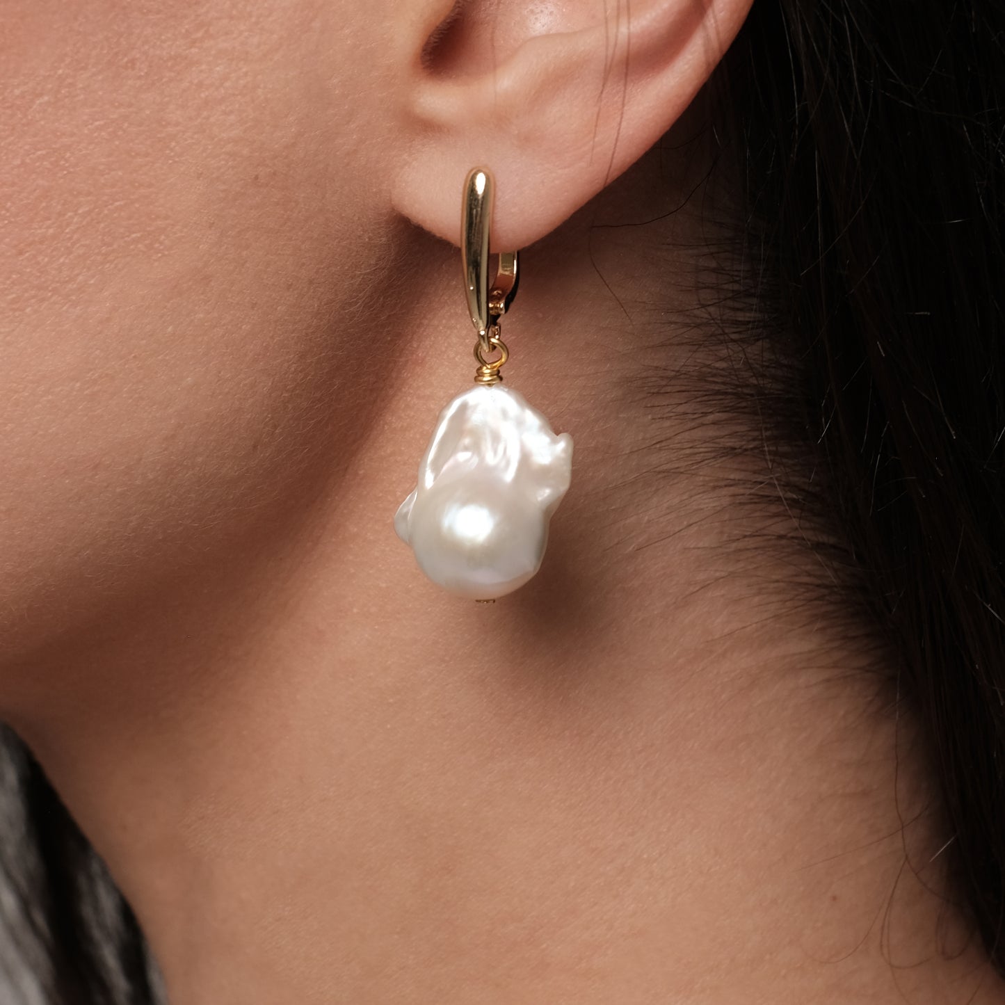 Apzeltīti auskari ar dabīgām pērlēm "Classic Baroque"