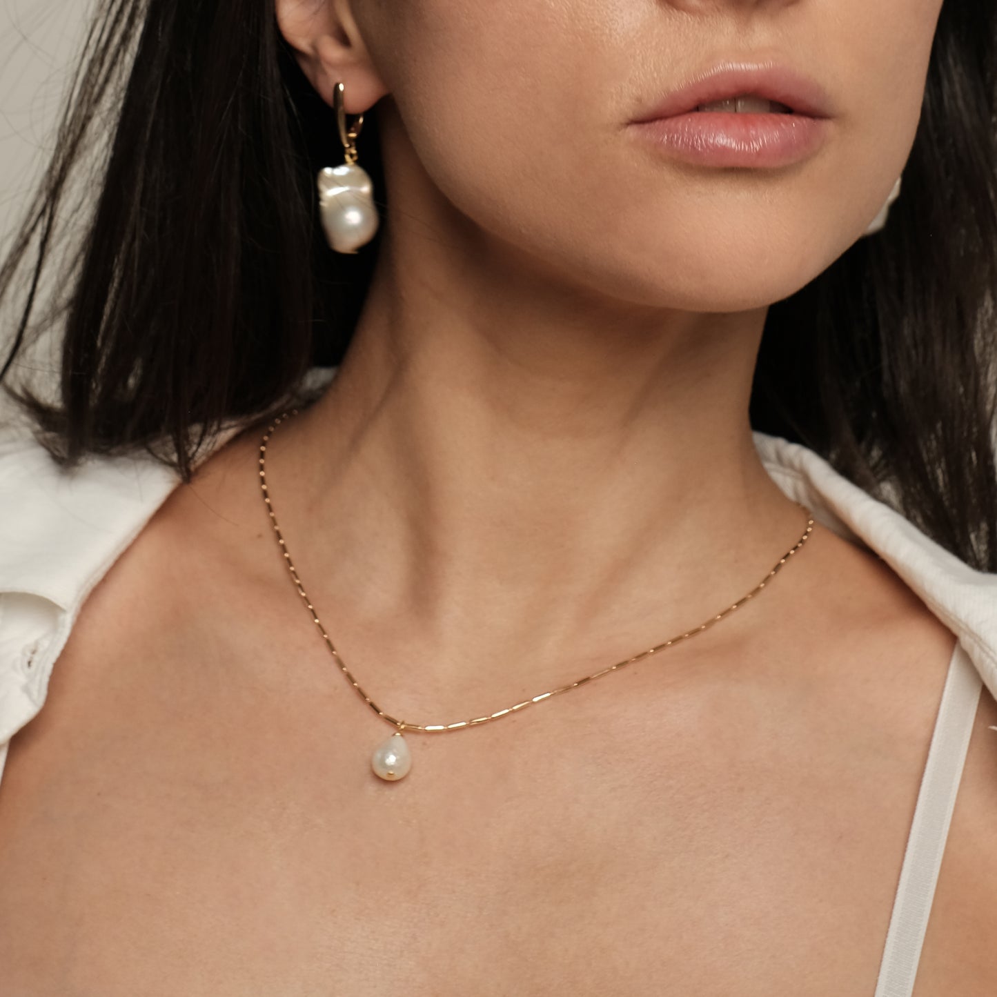 Apzeltīta kaklarota ar dabīgo pērli, 8mm