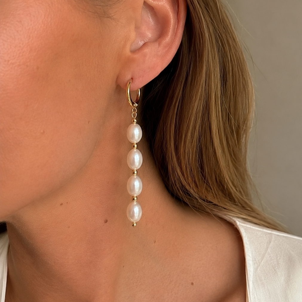 Gold plated earrings with natural pearls