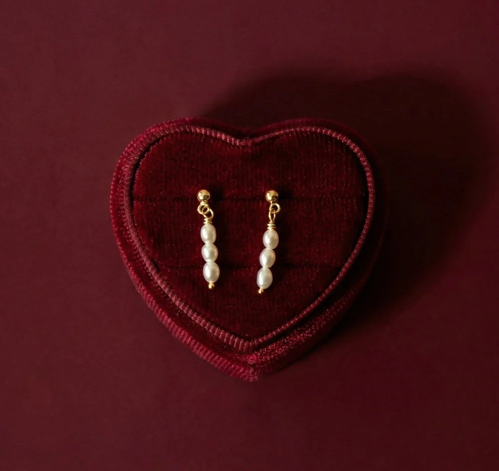 Pärliga kaunid hõbekõrvarõngad