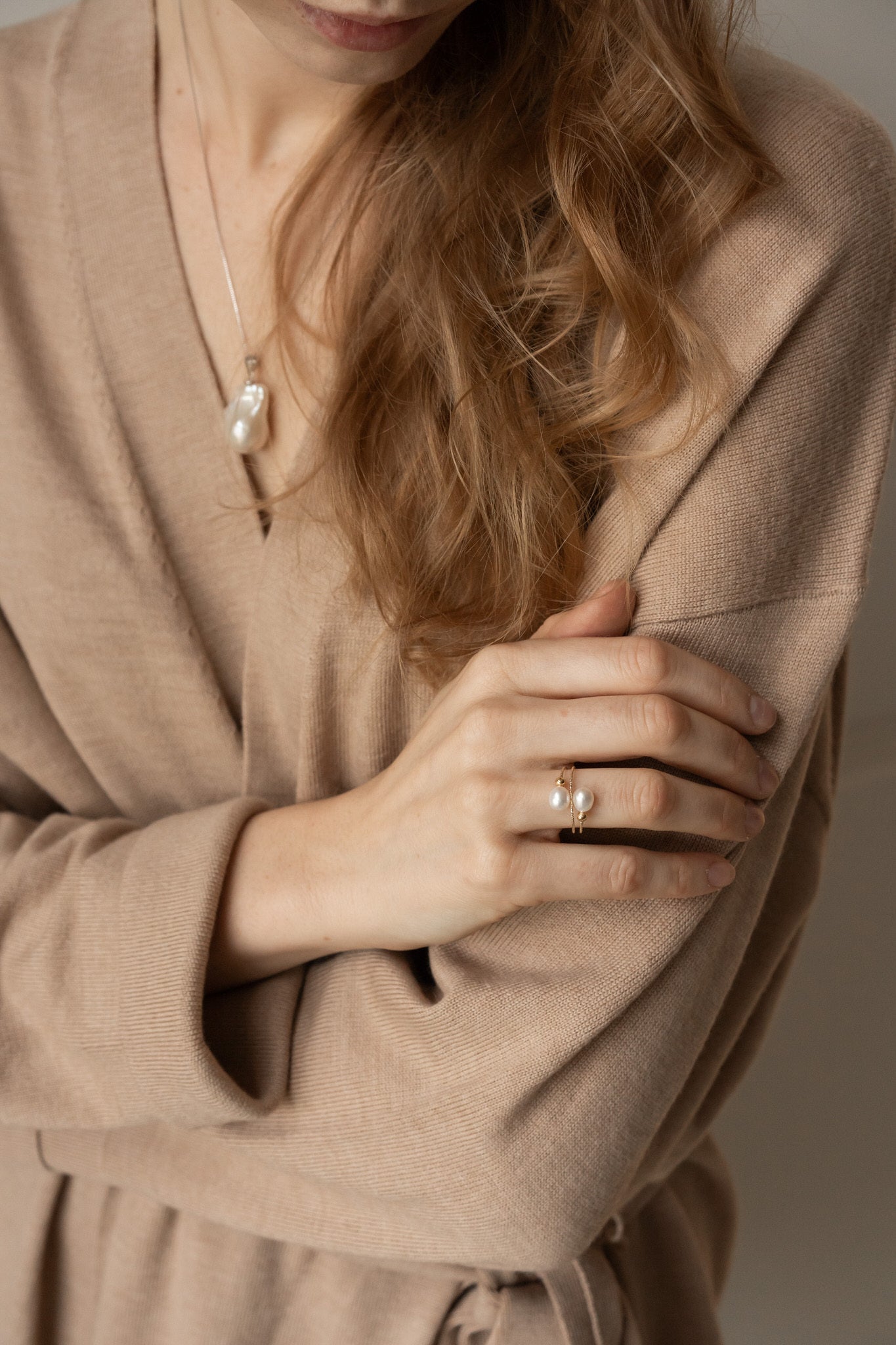 Natural pearl ring + gold plated details