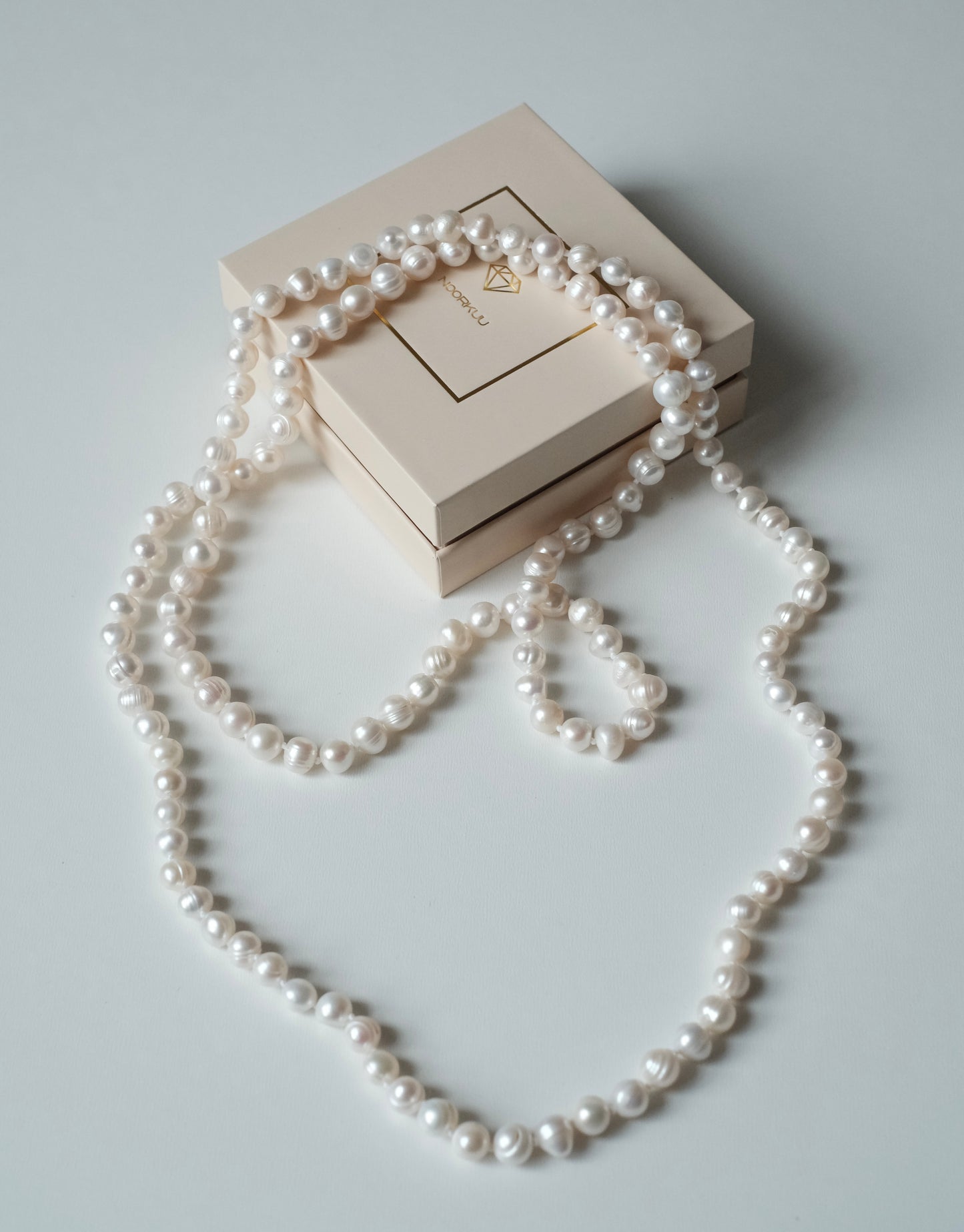 Gara dabisko pērļu kaklarota 120cm