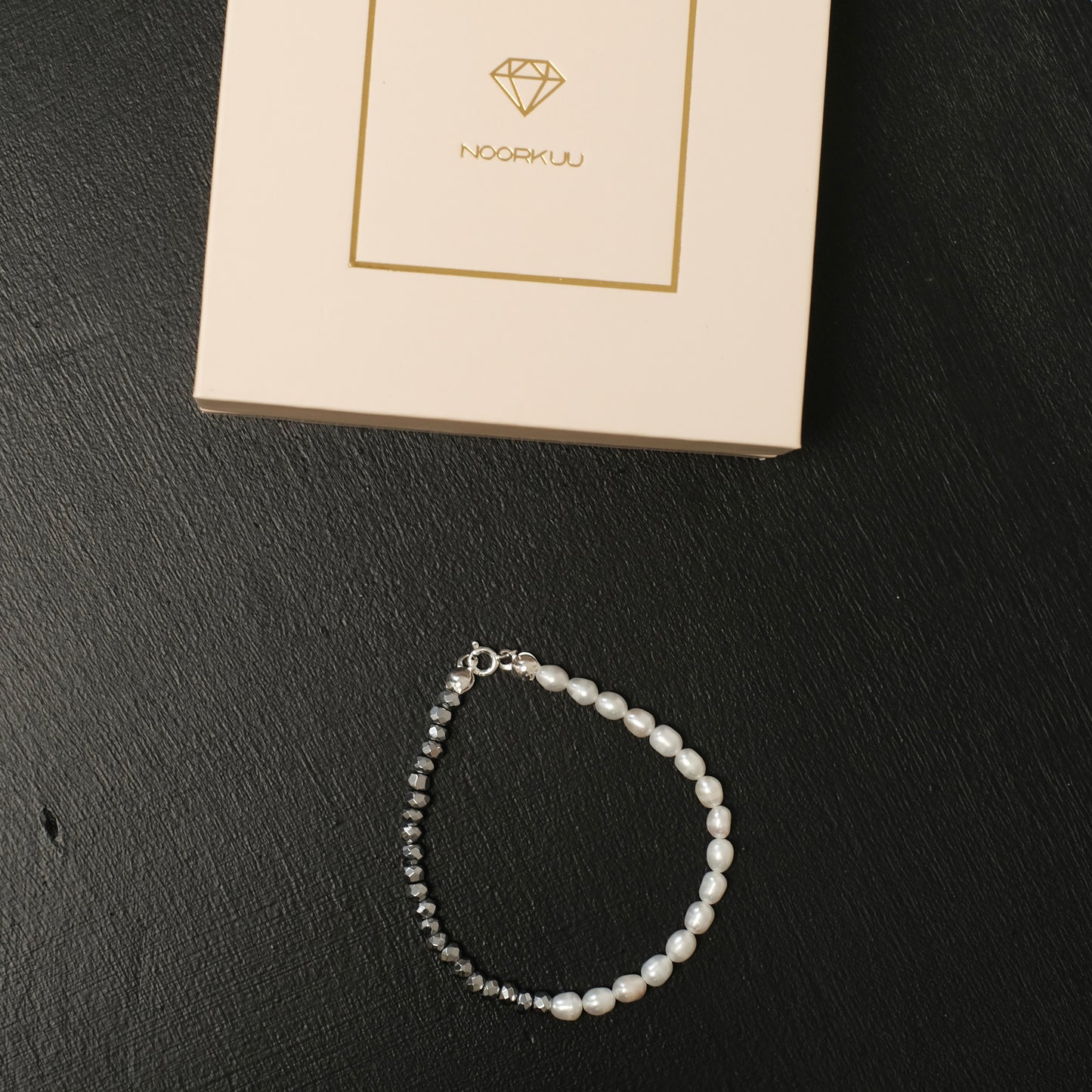 Hematite and pearl bracelet 5