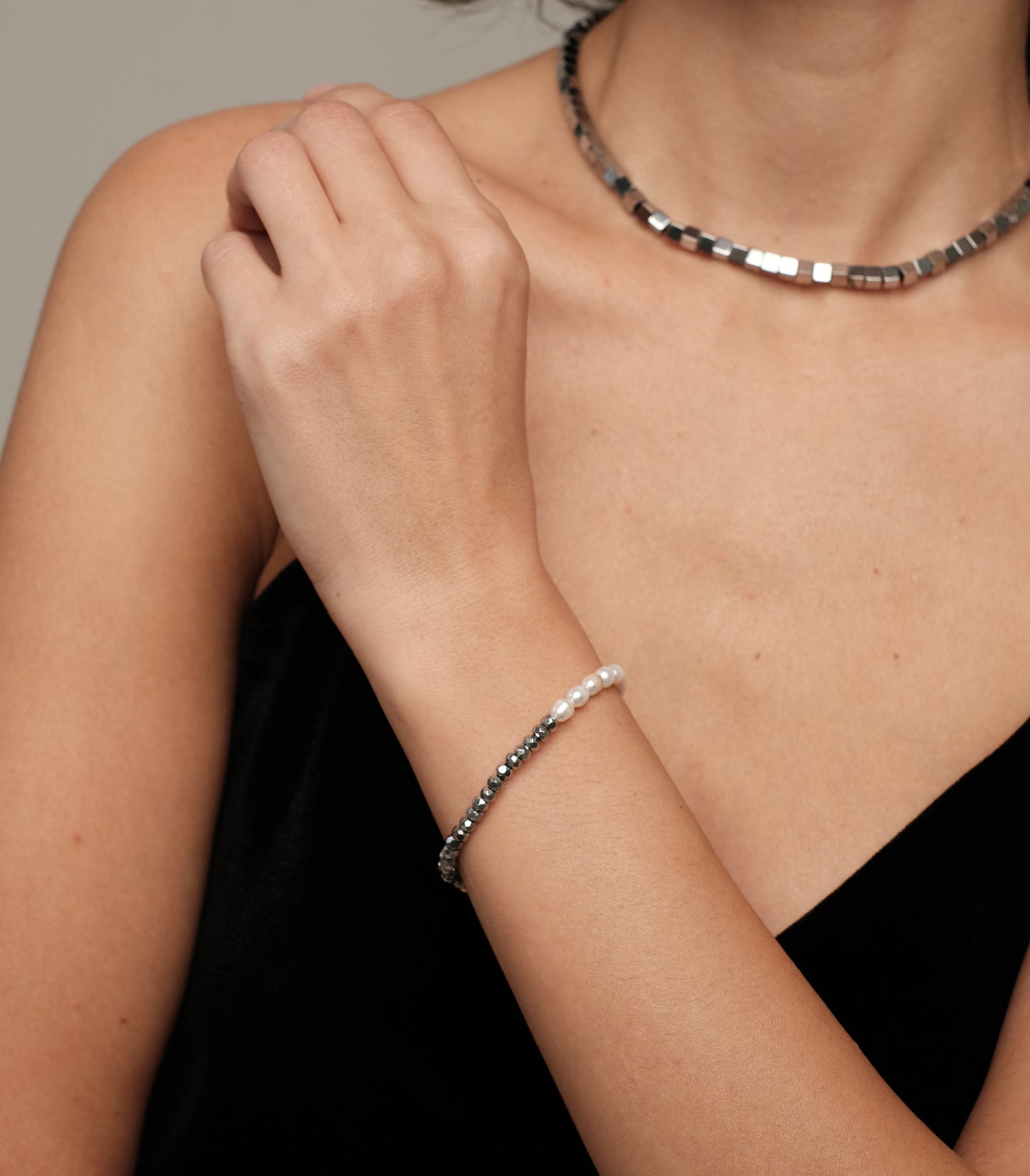 Hematite and pearl bracelet 5